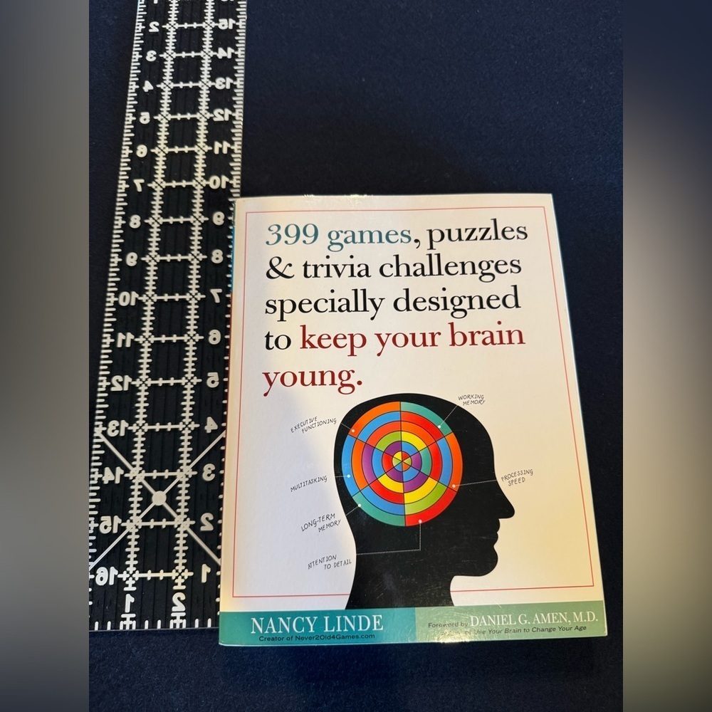 399 Games, Puzzles & Trivia Challenges Book - Picture 1 of 8